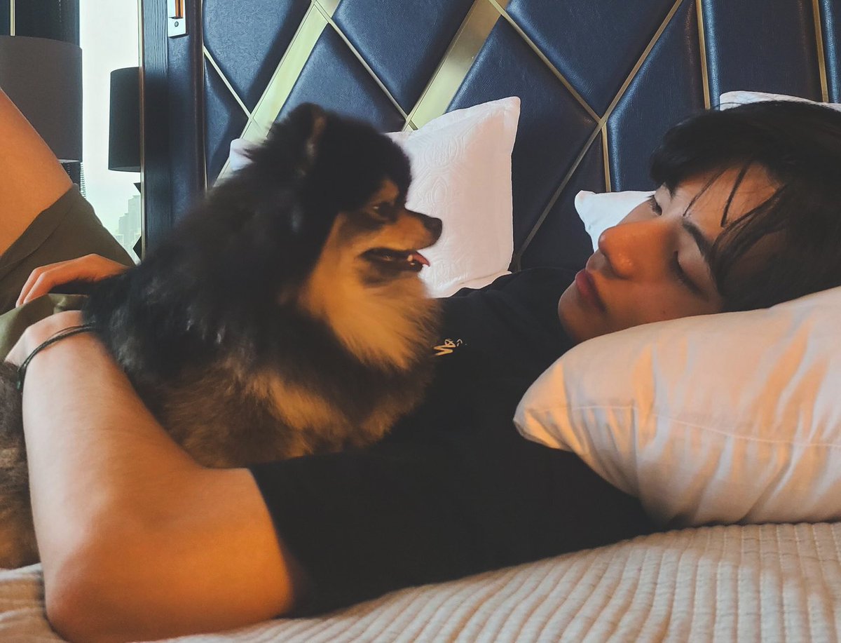 taeteland's tweet photo. missing the cutest duo right now https://t.co/47NQrrN21t