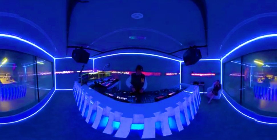 Watch here : x.com/i/broadcasts/1…