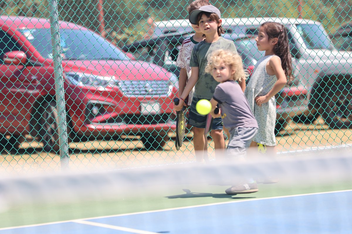 ProDeportivos's tweet photo. Ven y Vive la Experiencia En Top Spin .. este dia del niño , haz que tu pequeño sea el rey de la pista , descubre la diversión y el Aprendizaje  en nuestro centro donde cada golpe  es  Una Sonrisa  

pregunta por  nuestros planes mensuales https://t.co/1uVHA05VJ8