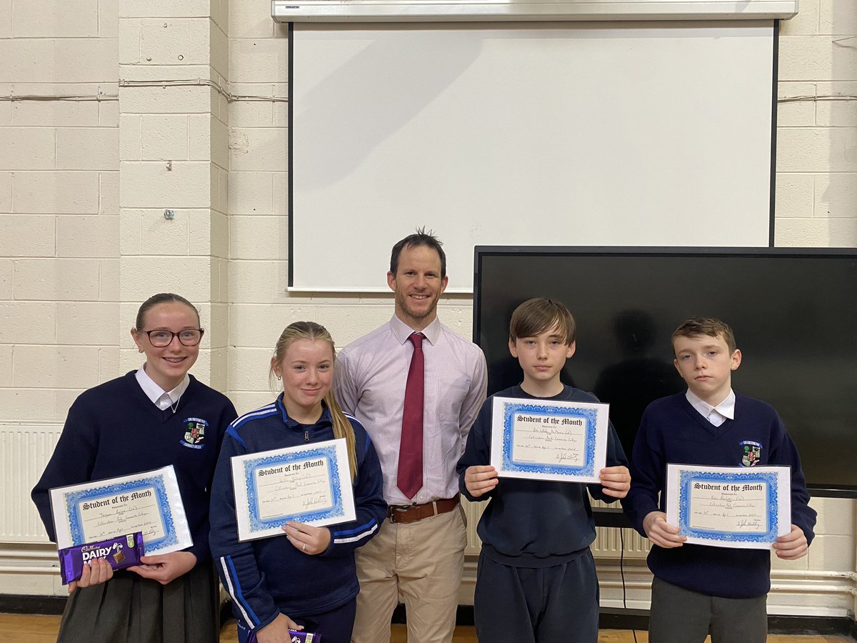 This morning 1st year Year Head Mr O’Malley presented certificates to attendance award winners and Students of the Month for April. Well done to all winners! 👏🏻📚 #WeareCPCC #Teamddletb #studentofthemonth