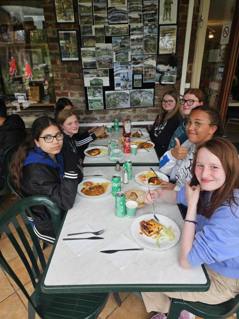 Dinner at Anita's 😋 One pupil heads off in preparation for a show and tell. Watch this space! #TRFSYpres2024