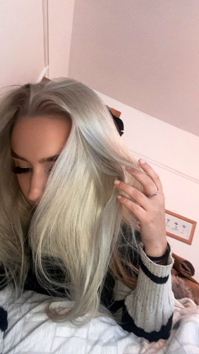 Annual dye where I have no roots for 2 weeks then the brown makes its way back out 😂💜