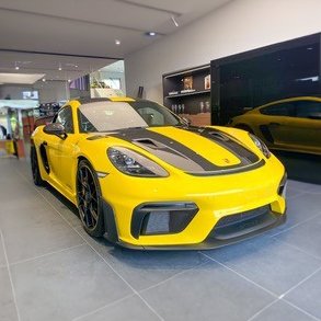 OracleCFinance's tweet image. #FundedByOracle

What better way to enjoy the warmer weather than in this exquisite Racing Yellow #Porsche 718 Cayman GT4 RS, the ultimate iteration of one of the best sports cars of all time.

We are a credit broker not a lender: oracle.bz/FindOutMore