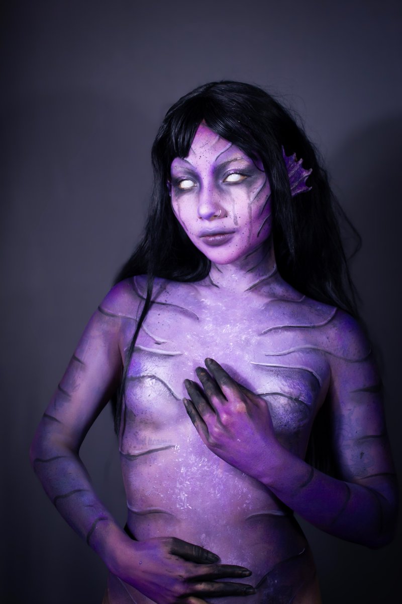 Siren bodypaint 💜
I’m still editing the full set but here is a sneak peek