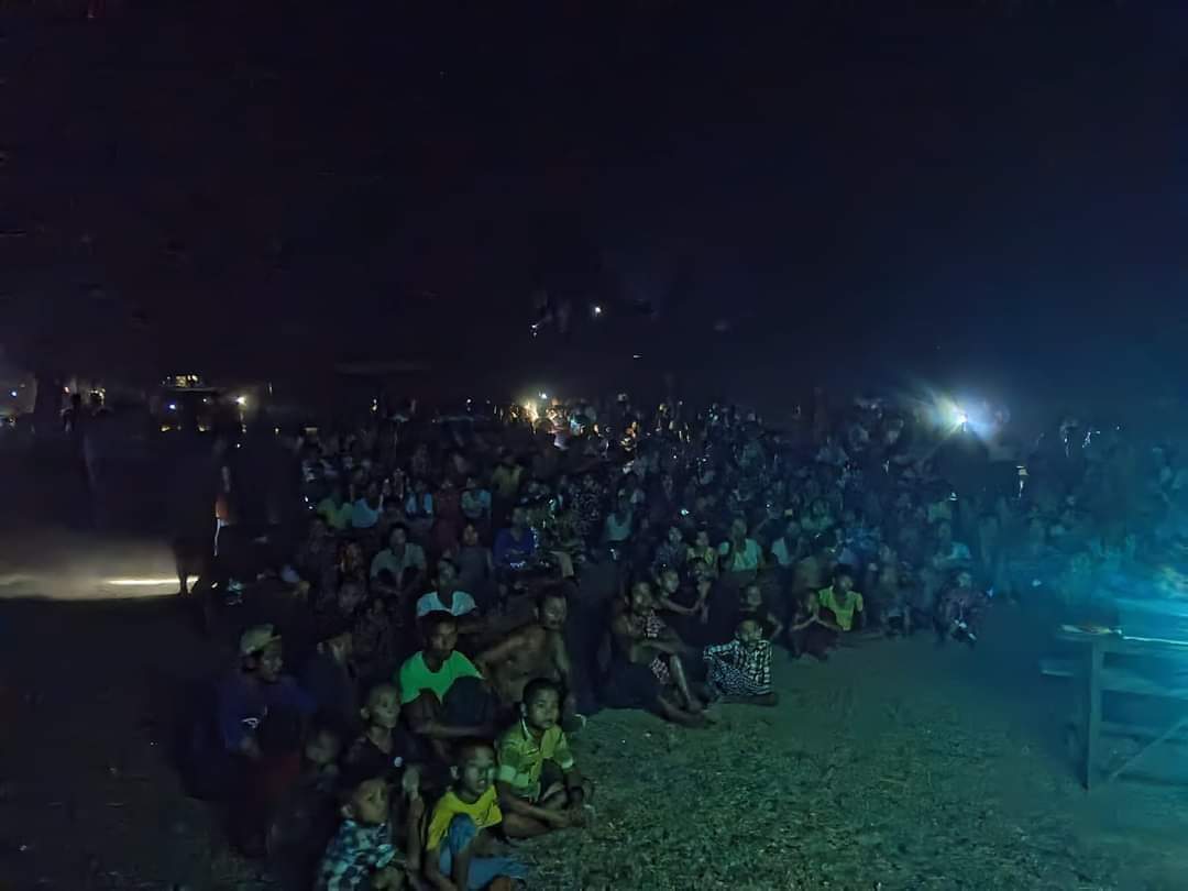 In a village in Yinmarpin Township, a revolutionary film was shown and a night strike was held against the terrorist military dictatorship.
@UN @ASEAN @EUCouncil
@POTUS
#BanJetFuelExportsToMM
#2024Apr30Coup
#WhatsHappeningInMyanmar