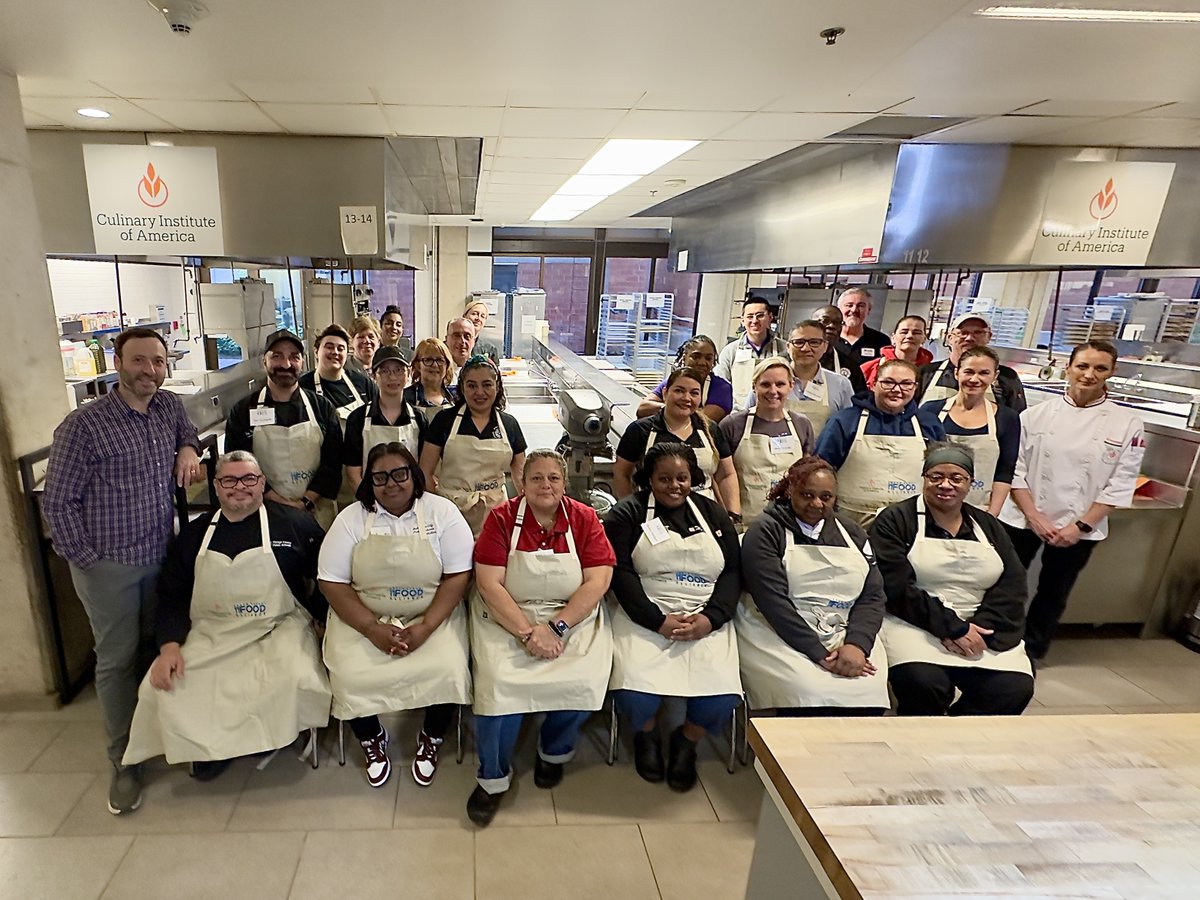 Last week, the Urban School Food Alliance partnered with @CIACulinary to host our second annual culinary training for school nutrition staff! Districts learned from national culinary leaders, and one another, and explored new tastes and techniques to elevate healthy #SchoolMeals!