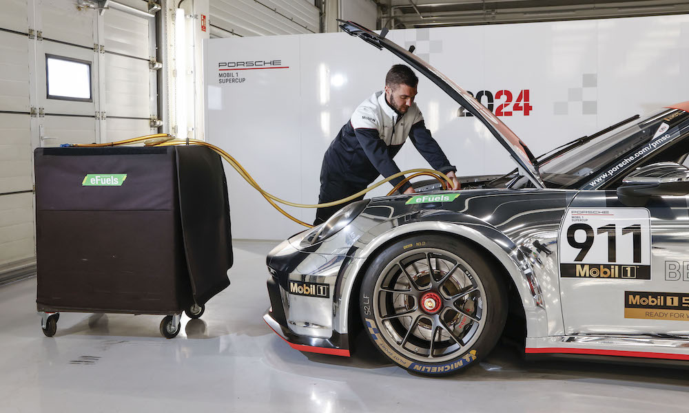 The cars racing in the Porsche Supercup one-make series will run on eFuels for the first time this year 👇 racecar-engineering.com/news/porsche-s…