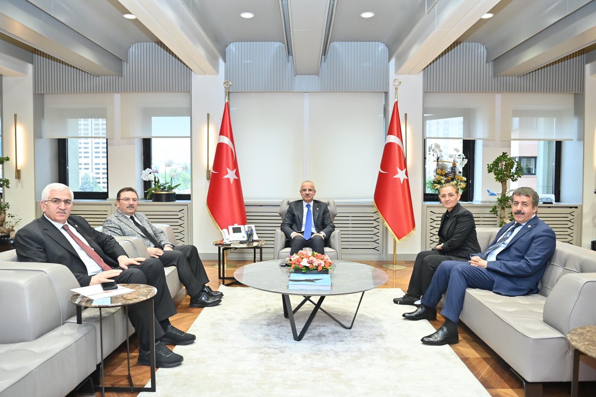 📍T.C. Ulaştırma ve Altyapı Bakanlığı, Ankara Erzurum Milletvekillerimiz ile birlikte T.C. Ulaştırma ve Altyapı Bakanımız Sn. @a_uraloglu’nu ziyaret ettik. Şehrimizin yatırım ve projeleri üzerine konuştuk. Sayın Bakanımıza hoş sohbetleri ve misafirperverliklerinden ötürü…