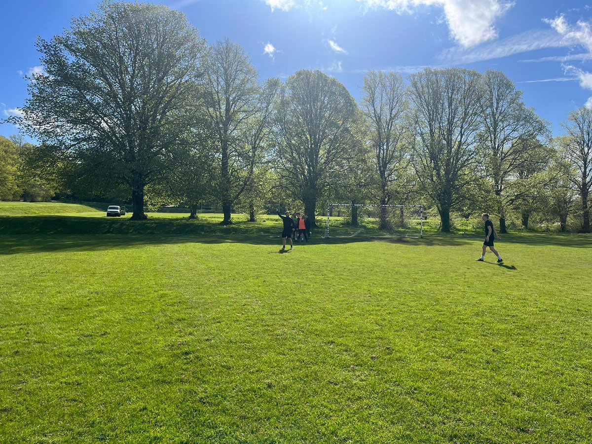 ⚽️ | Training

Last minute preparation before tomorrow’s trip to Aldershot. Back on the grass. 

#FearNaught #UpTheTanks