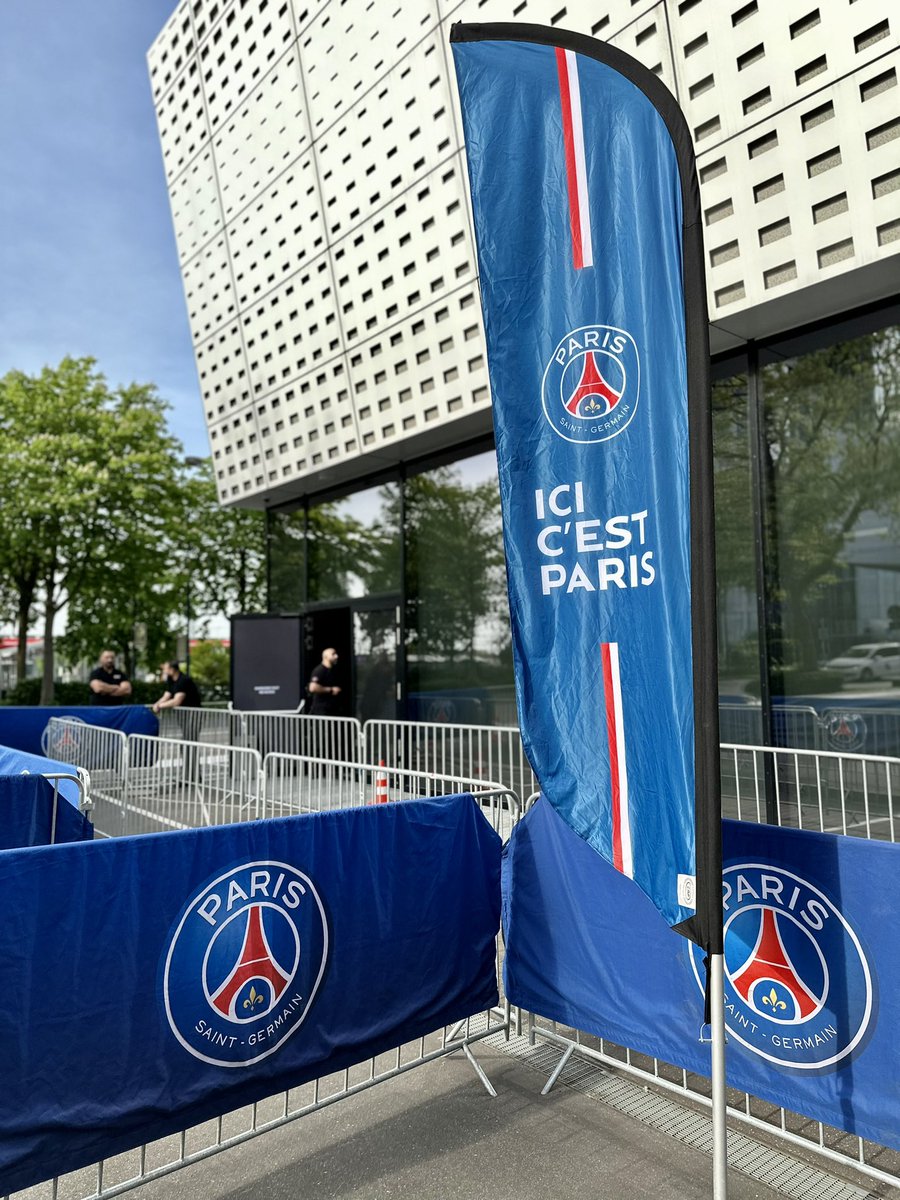 📍𝐃𝐨𝐫𝐭𝐦𝐮𝐧𝐝 Supporters parisiens, notre point de retrait Billetterie au Musée du Football Allemand est ouvert jusqu’à 19h ce soir ! 🎟️ 🔚 19h ⏰ Horaires mercredi : 10h-18h30 Si vous n’arrivez que demain, veillez bien à récupérer votre place au plus tôt dans la journée.