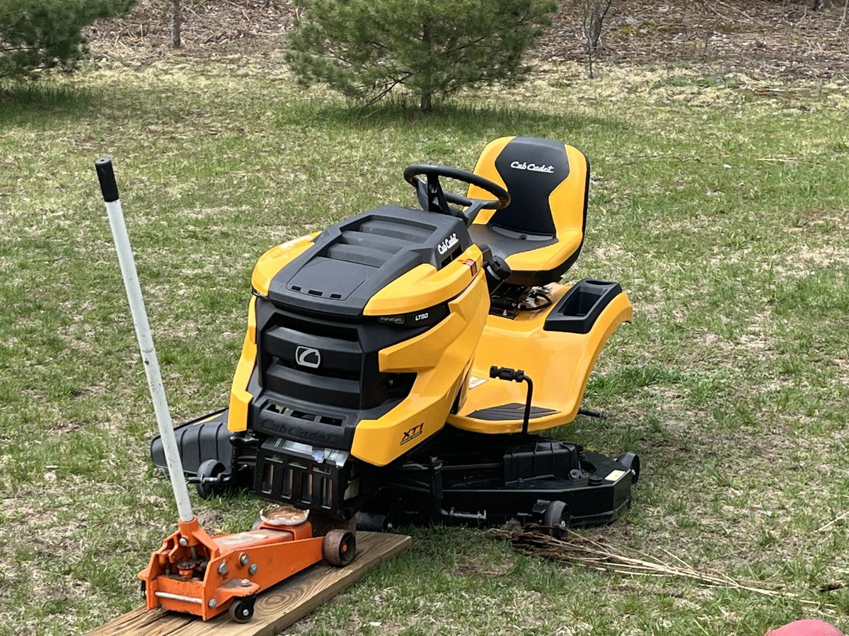 #cubcadet getting the slow leaks patched. 3/4 are leakers straight from the crate.