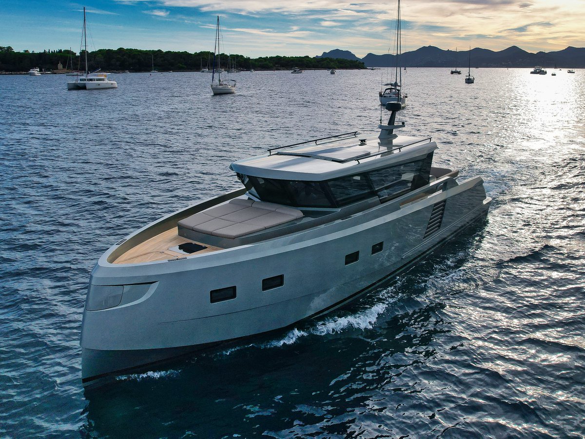 Catch up on all the latest yachting news from Grabau International with our 100th issue April newsletter

ow.ly/gj9x50RsI85

#yachtsales #yachtbroker #abya #ybdsa #luxuryyacht