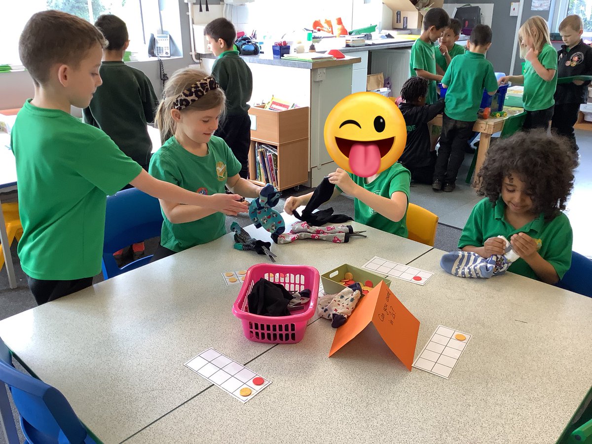 Chess_WPA's tweet image. Year One are learning to count in twos, so they helped Mrs Bain out with her washing! #watersidemaths