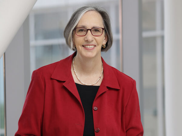 NIH welcomed 'The Ladder' statue by Mary Ellen Scherl - @NCIDirector 
@NIH  
oncodaily.com/58796.html 

#Cancer #OncoDaily #Oncology #DNADay24