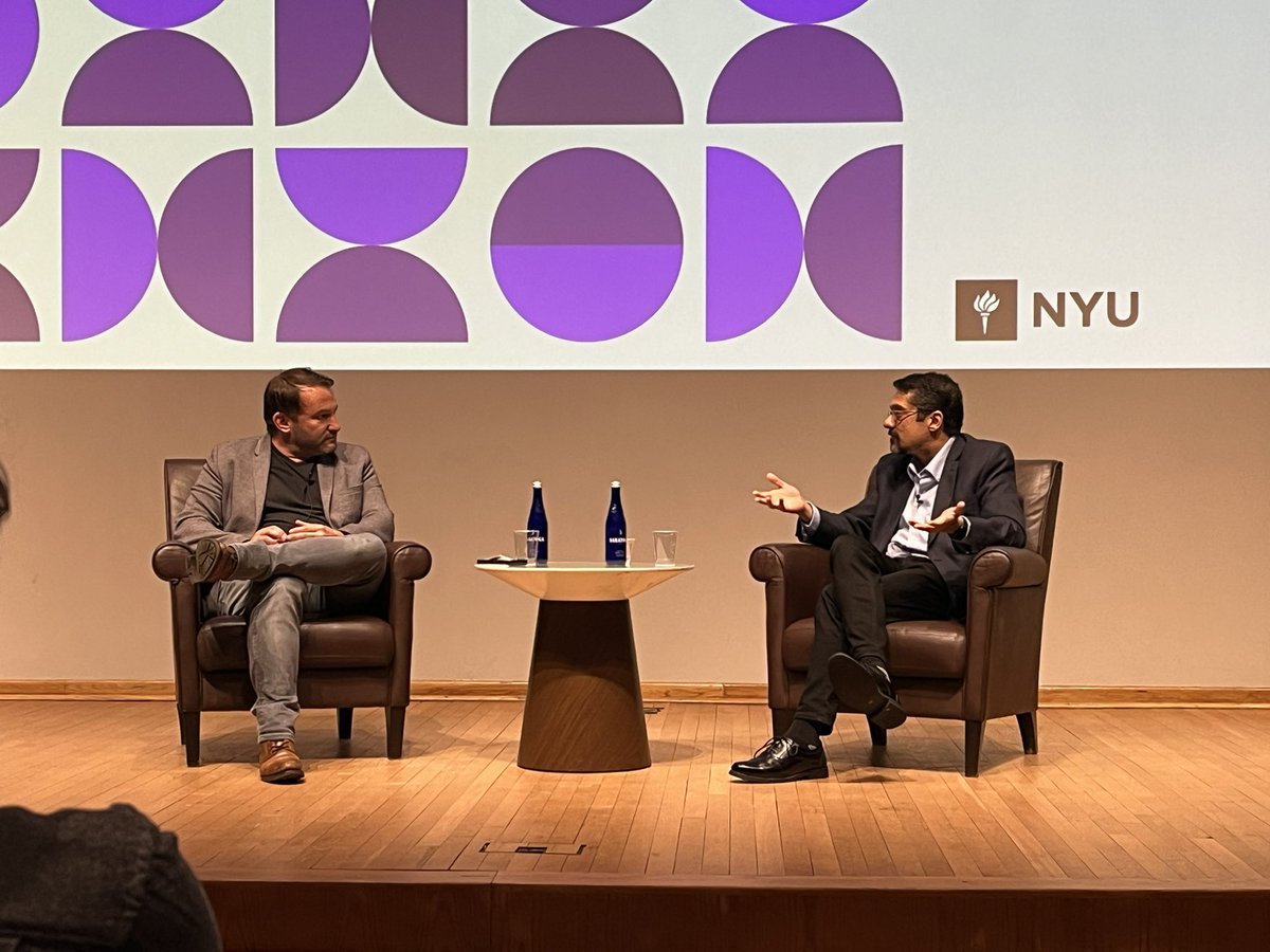 Great talk on the “Art and Science of Difficult Conversations” with @HiddenBrain’s @ShankarVedantam and @fearless_greene. 

It’s hard to hear someone else’s perspective when you are angry or afraid. But doing so adds nuance to the narrative and can even open them up to your view