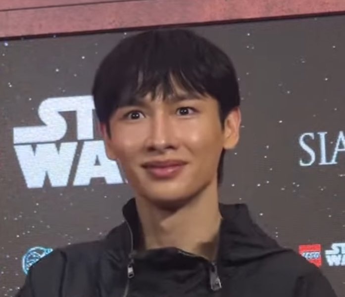 same reaction offgun, same reaction. 😣 the reporters are just straight up disrespectful and don't know the word boundary, like how could they just ask that question that was so unnecessary! 🙄
#25thLEGOStarwarsXOffGun #ออฟกัน