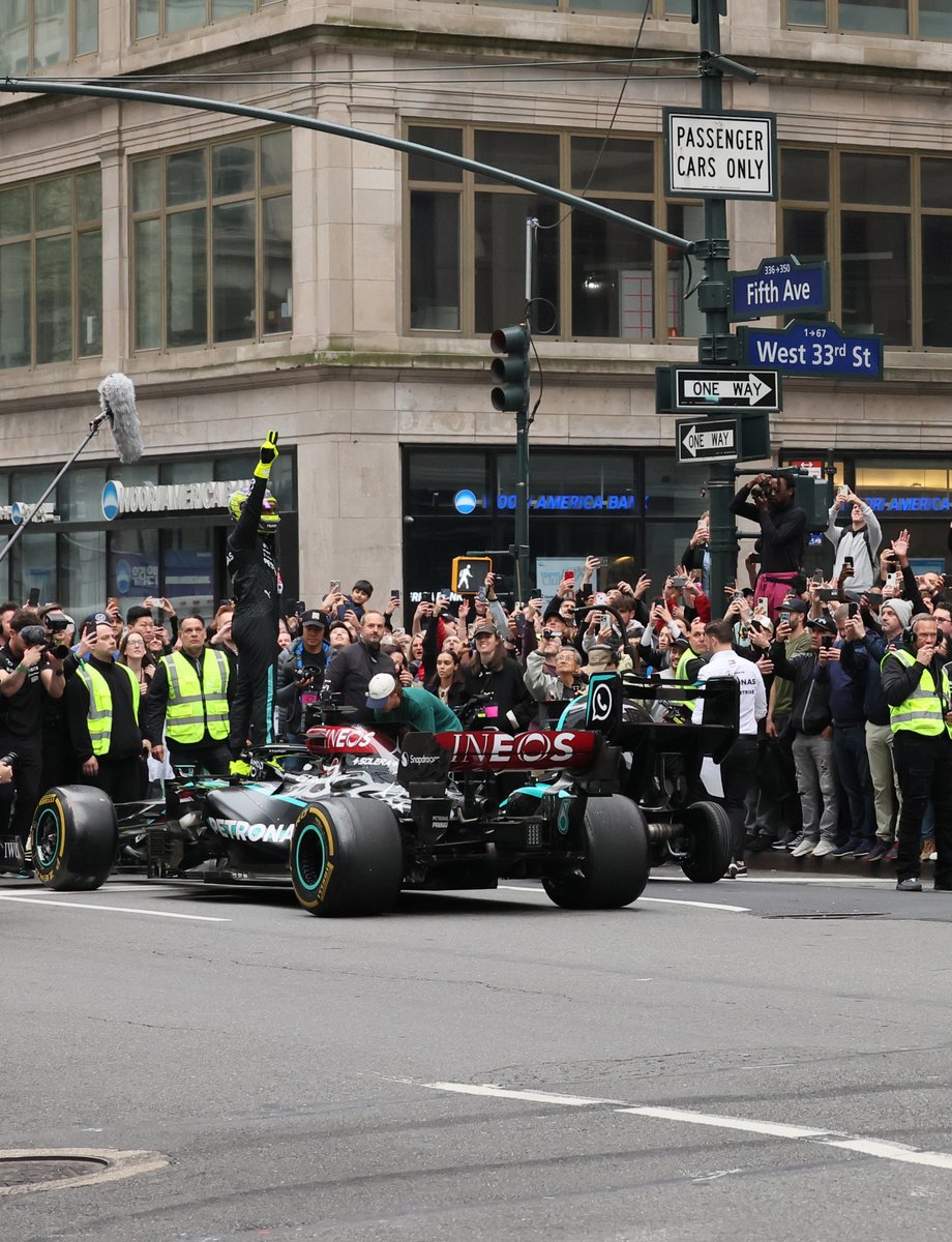 GOAT just doing GOAT things.. Sir Lewis Hamilton ✌️🏼