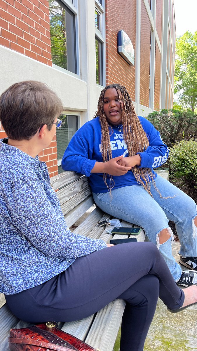 The @DailyMemphian at Ball Hall? 👀

Thanks for the visit @JaneRoberts8! We can’t wait to see the piece on our student, LaNerra Gray!

#StudentSpotlight #GTG #UofM24 #TigerTeachers