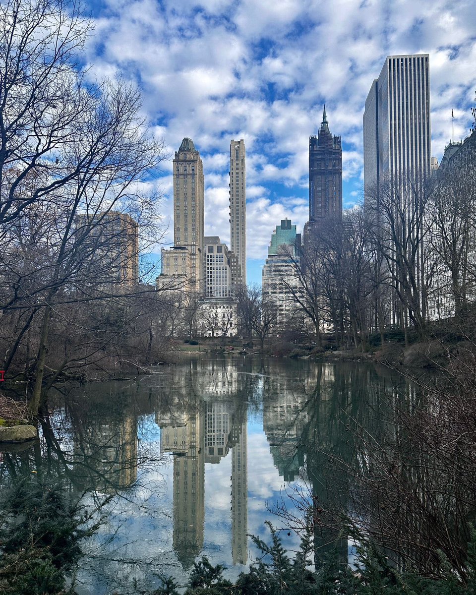 ayushmannk's tweet photo. New York City, you stole my heart! From soaring through the skies to hitting every Broadway beat, wandering your vibrant streets, and finding a taste of home away from home - all thanks to @agodaindia. 💫
Seeing the world for less never felt so fulfilling! ❤️

#AKxAgodaTravel #TravelWithAgoda #Collab