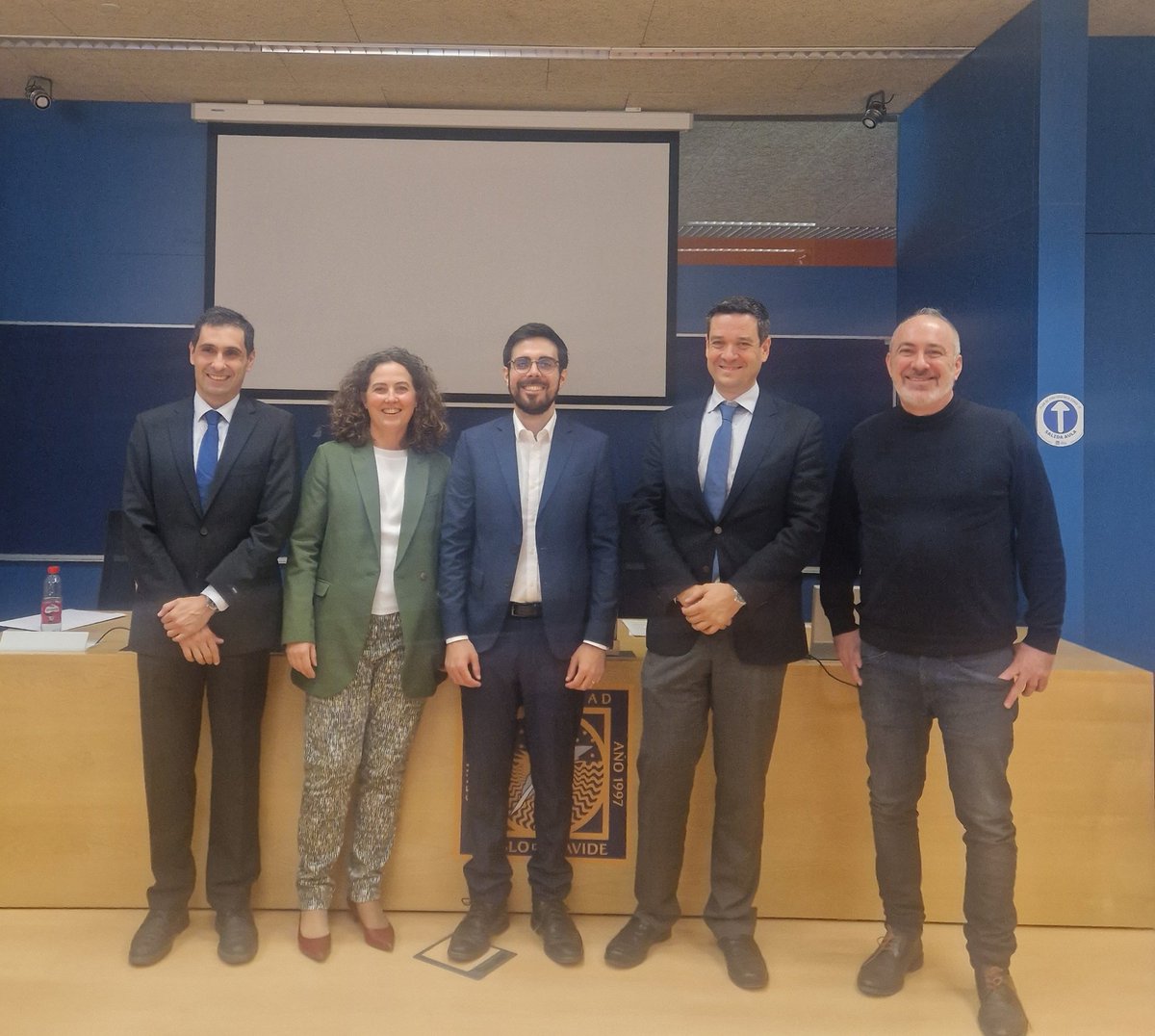 Pablo Moral (@pabmoral) on Twitter photo Ayer cerré con éxito mi etapa doctoral. Soy por fin doctor👨🎓.
Muy agradecido a mis codirectores, <a href="/mrtorsor/">Manuel R. Torres</a> y <a href="/JulioGonzalo1/">Julio Gonzalo</a>, a mis compañeros de <a href="/UNEDNLP/">nlp.uned.es</a> y a los miembros del tribunal <a href="/gcolpie/">Guillem Colom</a>, <a href="/juanmanfredi/">Juan Luis Manfredi</a> y Rut Bermejo por su generosidad. Ayer cerré con éxito mi etapa doctoral. Soy por fin doctor👨🎓.
Muy agradecido a mis codirectores, <a href="/mrtorsor/">Manuel R. Torres</a> y <a href="/JulioGonzalo1/">Julio Gonzalo</a>, a mis compañeros de <a href="/UNEDNLP/">nlp.uned.es</a> y a los miembros del tribunal <a href="/gcolpie/">Guillem Colom</a>, <a href="/juanmanfredi/">Juan Luis Manfredi</a> y Rut Bermejo por su generosidad.