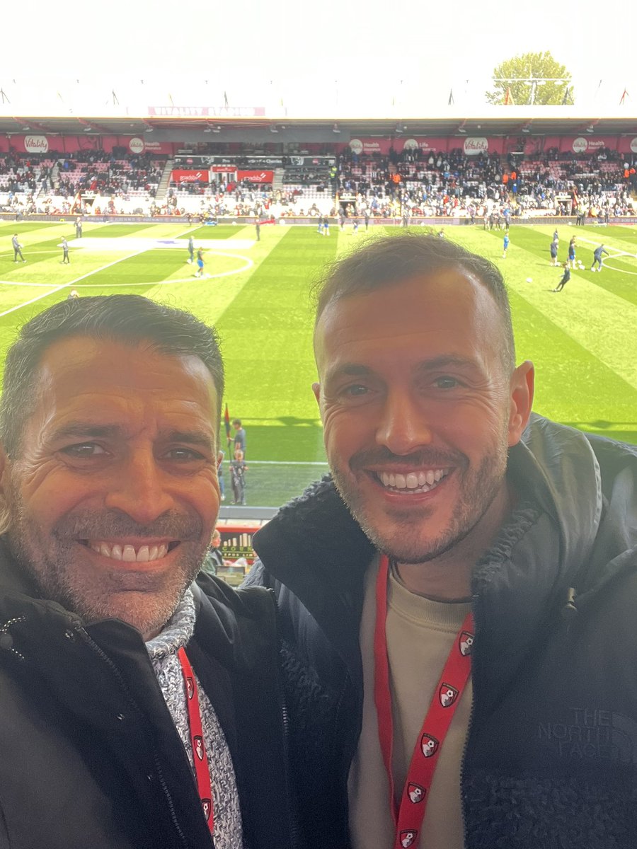 It was a busy weekend of football commentary. Ending with Bournemouth v Brighton on @5liveSport Extra alongside @chriswisey 🙌🏼🎙️📻 #BBCFootball #AFCB #BHAFC #PL