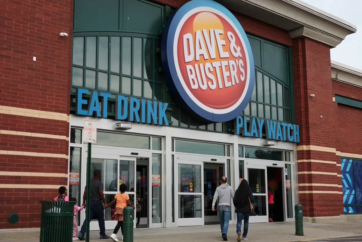 Dave & Busters Will Begin Allowing Customers To Bet On Arcade Games 🎰 This might get out of hand😂 Customers can soon make a friendly $5 wager on a hotshots basketball game, a bet on a ski ball competition or on another arcade game. The betting function is expected to launch