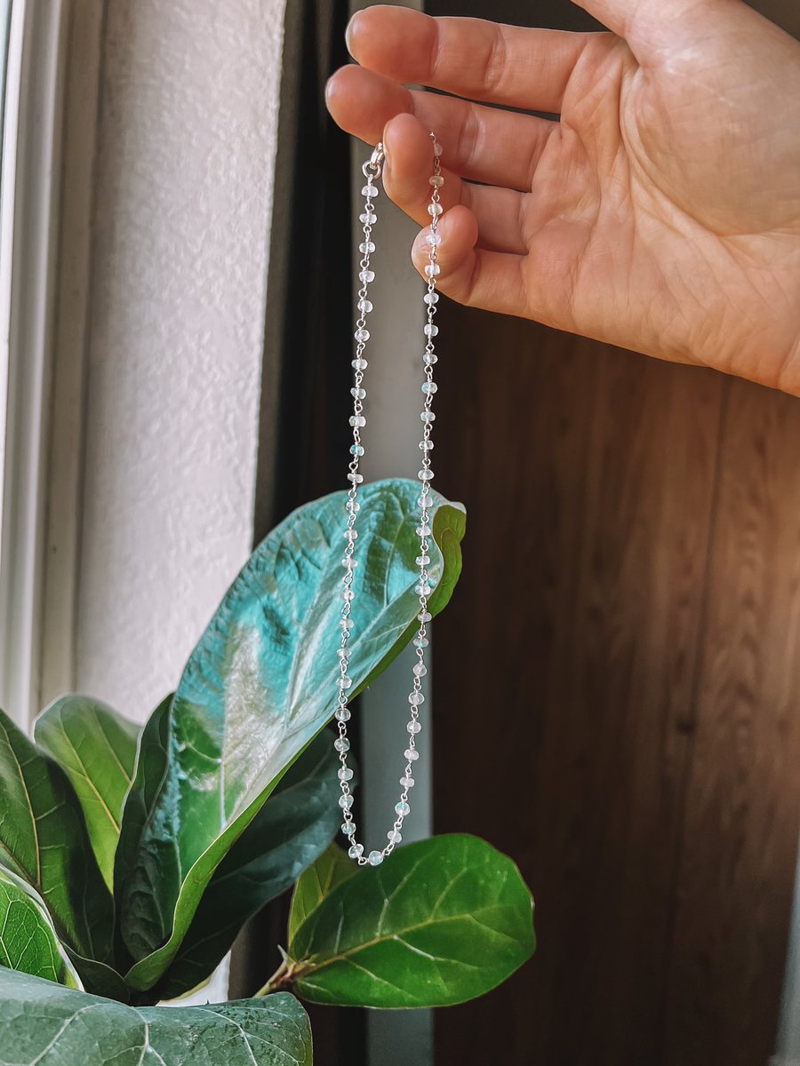 This little moonstone choker is so adorable and simple. Perfect for a light summer feeling.