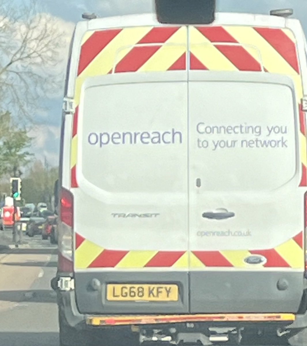 Hey @WeAreOpenreach might want to teach some of your drivers how to actually drive as this one very nearly caused a serious accident.