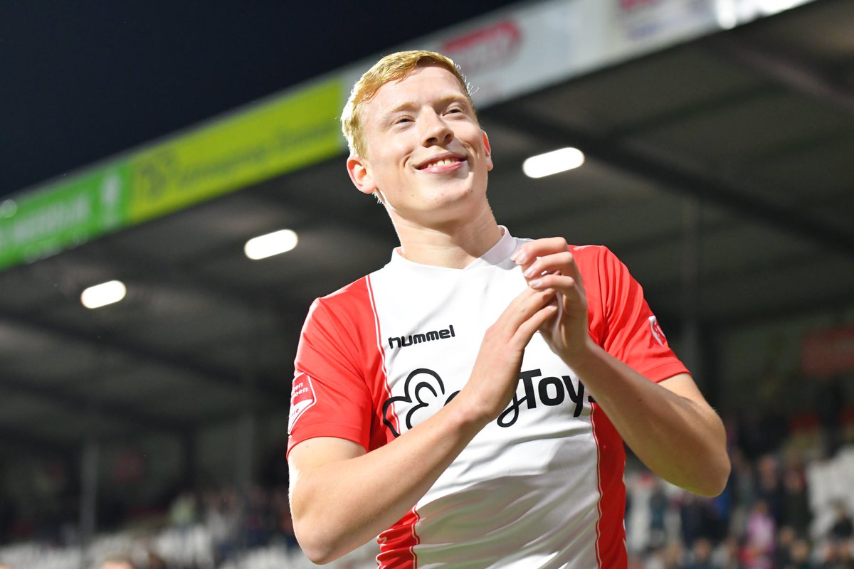 𝗗𝗘𝗕𝗨𝗨𝗧 💎

Op naar meer, Jorn!

#EMMhel #HIERKOMIKWEG