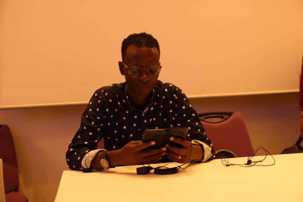 UniverSciences's tweet image. #Atelier #Guinee #Ablogui
Notre journaliste Ibrahima Sory Diallo a participé au forum organisé par @ablogui. Ce forum de deux jours avait pour thème : le désordre informationnel. Ablogui veut renforcer les capacités des acteurs sur la lutte contre les fausses informations.