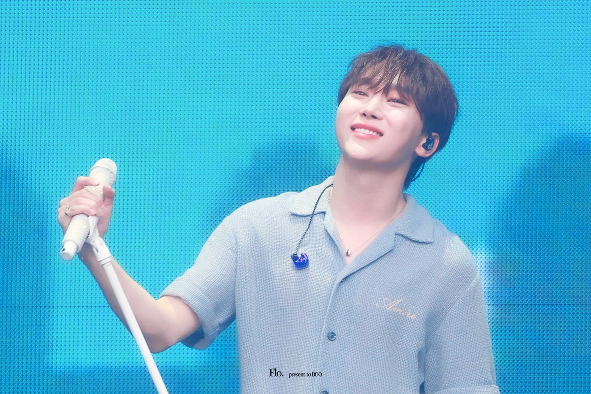 플로 tweet media