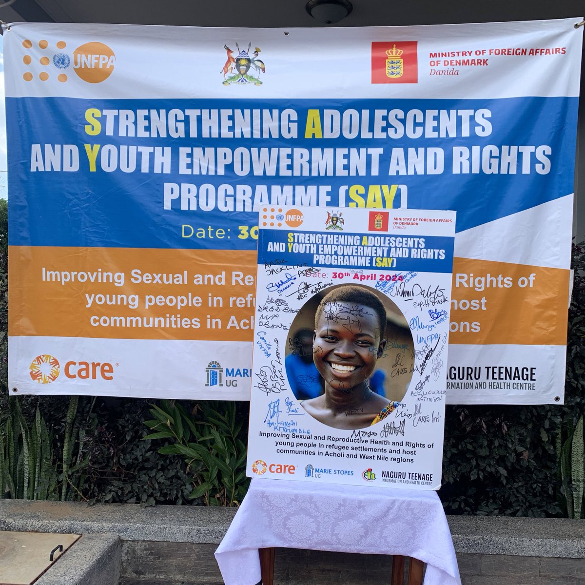 #SAYprogramme is now officially launched🖋️ Grateful to @UNFPAUganda for hosting 🇩🇰 in Adjumani for the last 2 days - we look forward to continuing our partnership from #WAY together with @CAREUganda, @MarieStopesUg & @NaguruC in Acholi & West Nile for the next 4 years👏