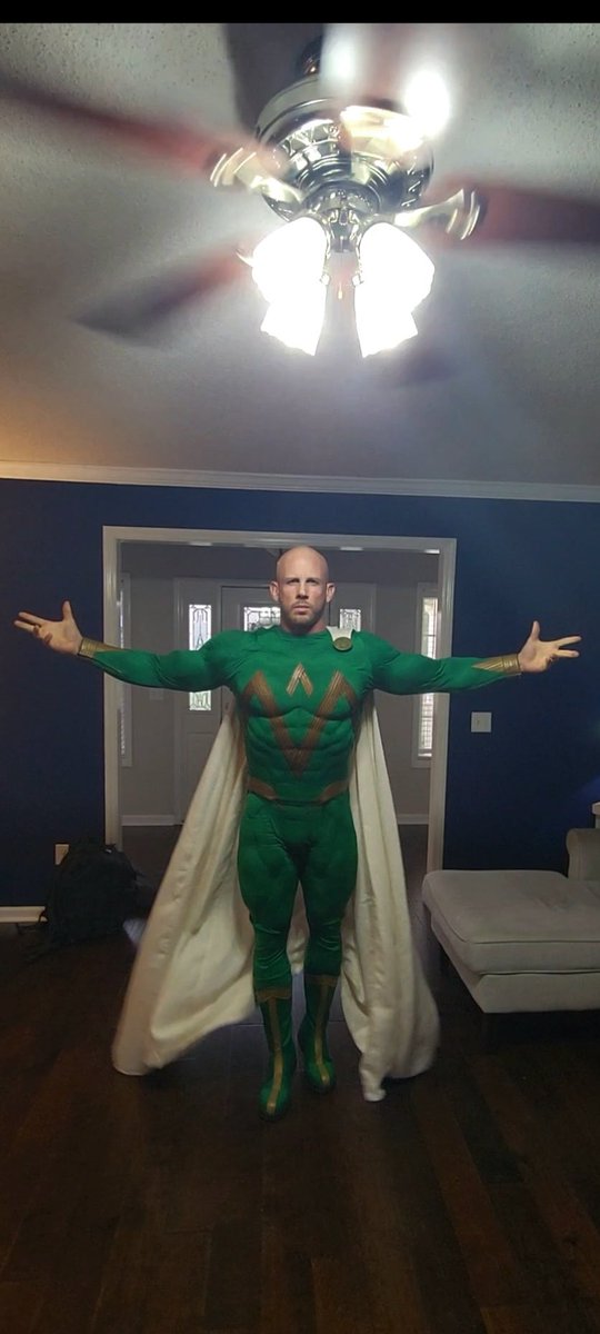 MobsterArtist85's tweet photo. Bodybuilder Brian Martinez trying in his Villain/anti-hero suit for the first time! @realDailyWire @deancain @ksorbs @ginacarano @VancityReynolds 
Please help us pitch this series to a streaming service https://t.co/PFryChOuWn