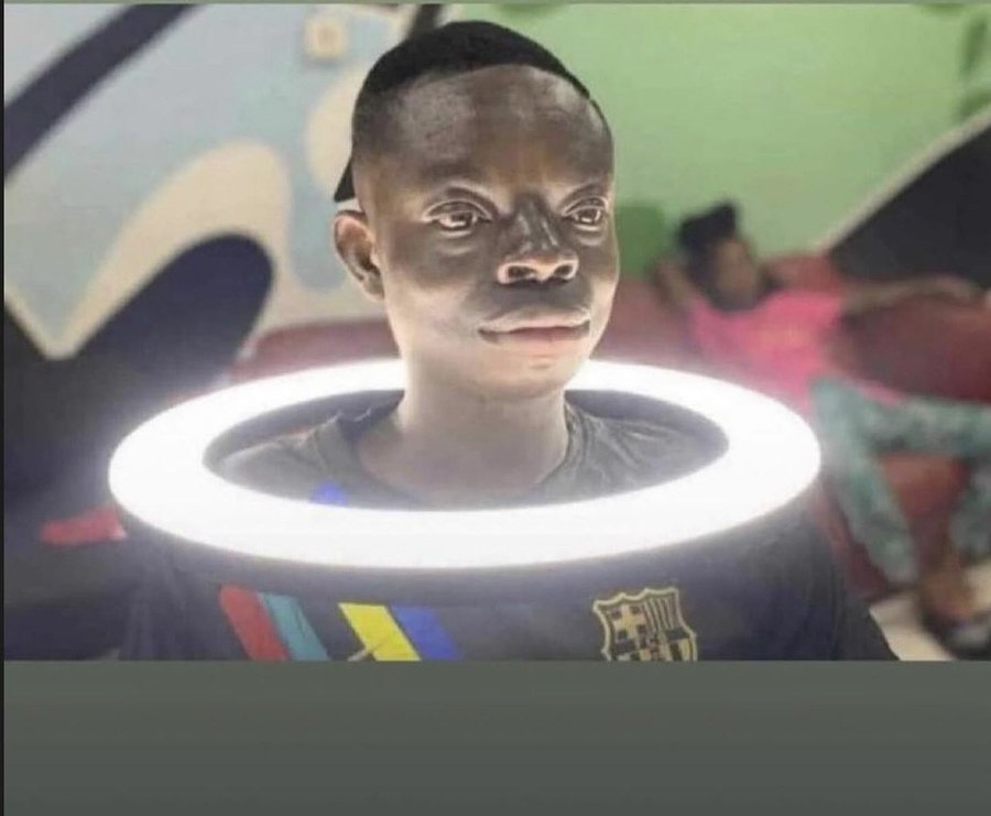 My babes after kunisurprise na ringlights uko shagz Me going to the toilet at midnight 😂😂😂