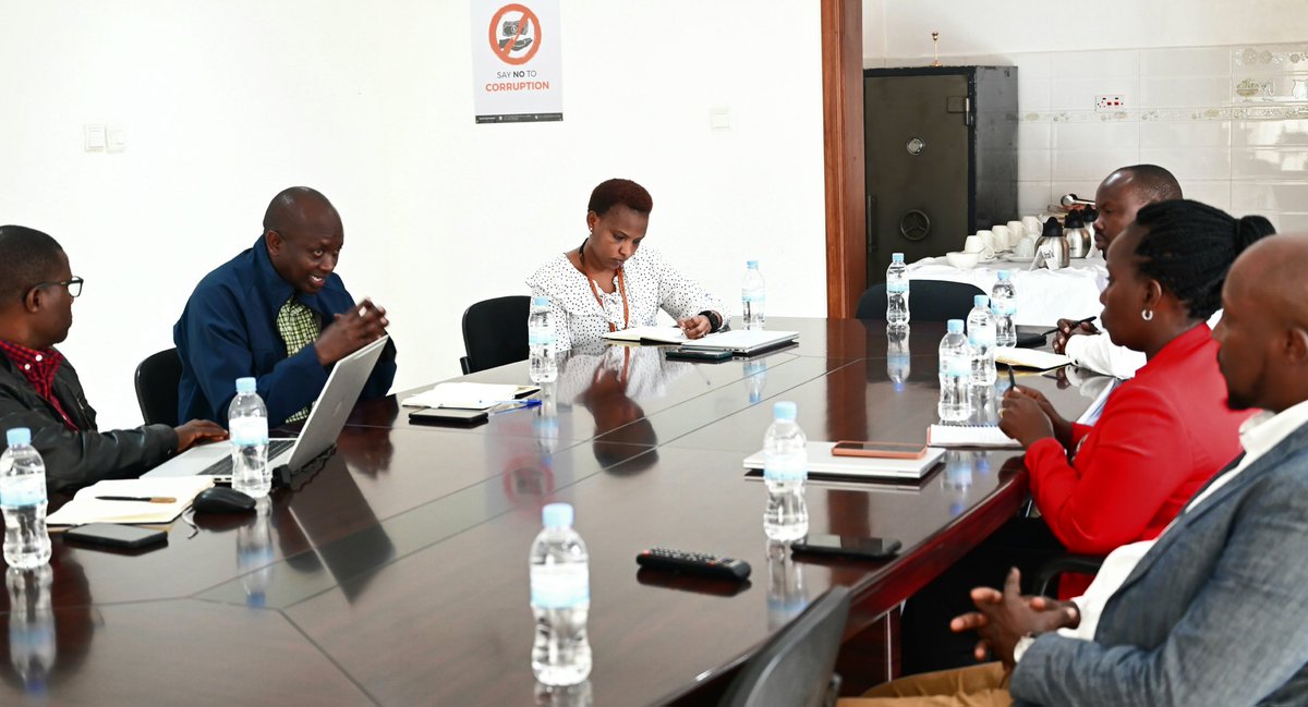 @WVRwanda team today met with Robert Mwesigwa,the Executive Secretary of the @RwandaYouth,to discuss potential areas of collaboration in empowering Youth.He applauded @WVRwanda for the recently launched Youth Ready project & committed to partnering with WV for broader impact.