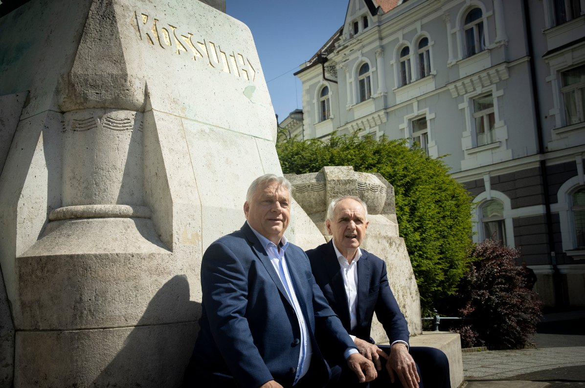 🕊️ @PM_ViktorOrban, continuing his campaign in Kaposvár, emphasized that Europe is precariously balancing on the edge between peace and a devastating war. He stressed the historical costs of wars, highlighting their destructive impact on human life and economic stability. 🌍 In…