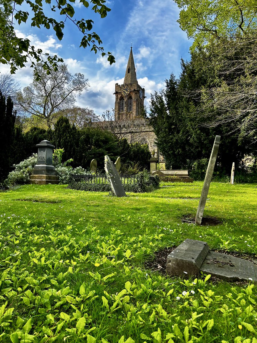 #Ruddington in the #spring #Church #Churchyard #monuments #Nottinghamshire #Midlands #EastMidlands
