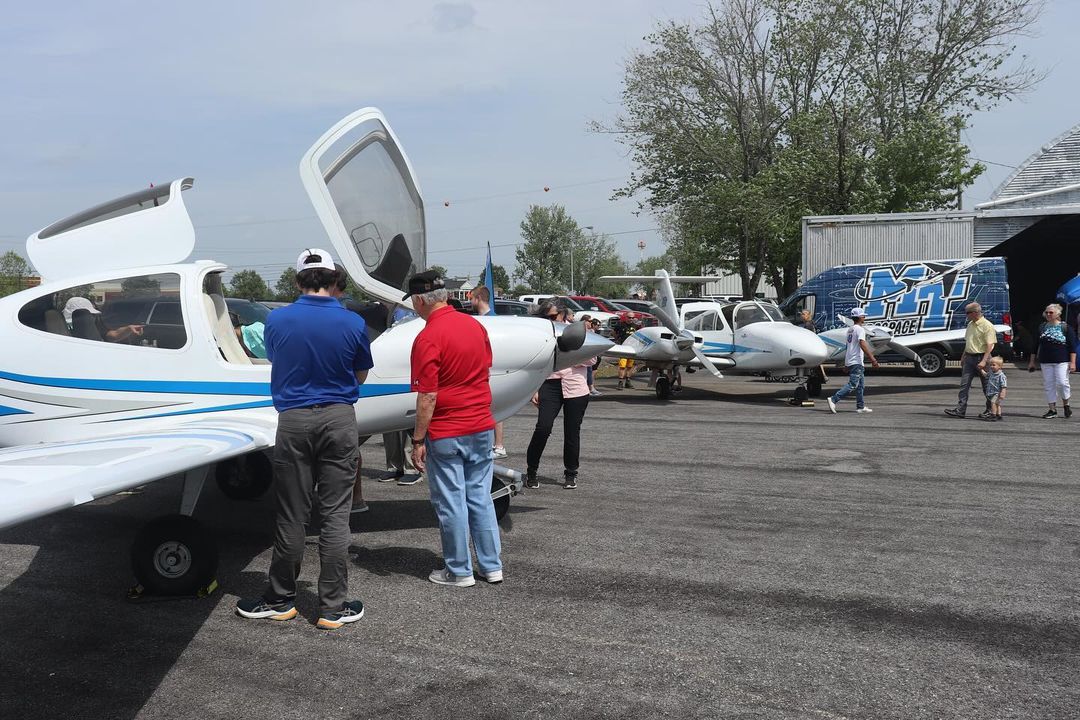 This past weekend, our #aerospace department's soon-to-be new home airport hosted its annual Shelbyville Aviation Day! Thank you to the Shelbyville Municipal Airport staff for organizing such a great event! @CbasMtsu #trueBLUE #MTSU