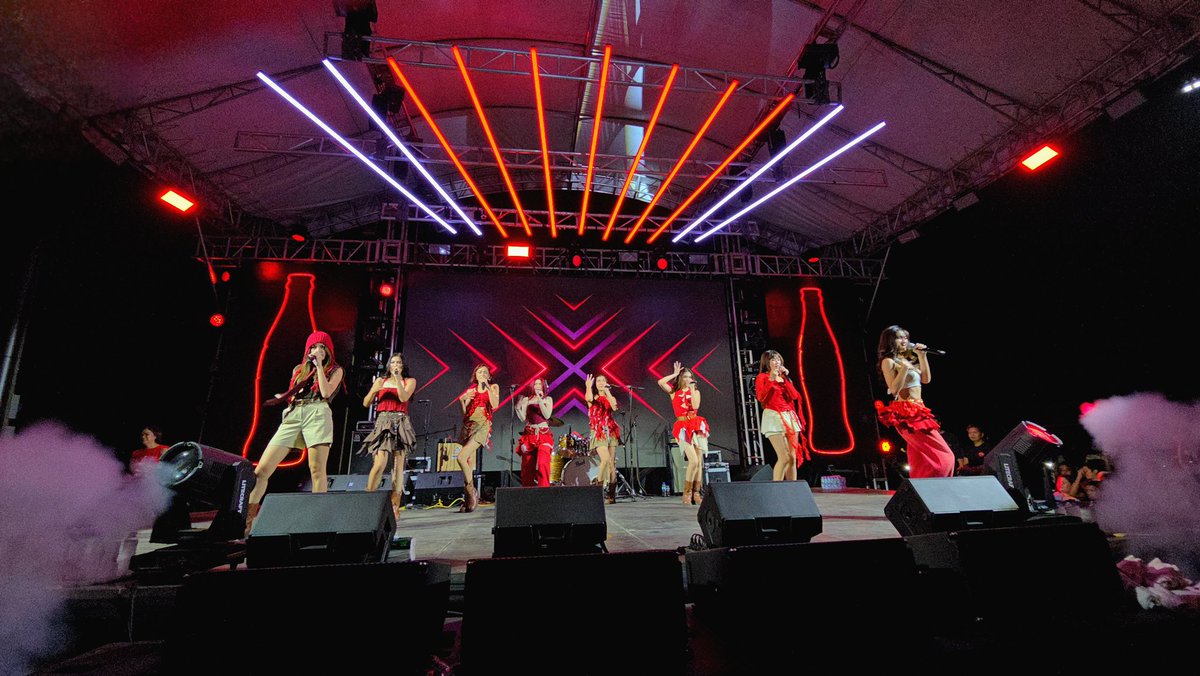 BINI_ph's tweet image. #BINI : Feels like summer when I’m with you, parang kantahan &amp;amp; ihawan w/ Dagupeños! 🎶🙌🏻

Oh shux! Mas mainit pa sa 41° heat index ang suporta ng more than 10,000 crowd at #CokeStudioBangusFestival! Love you saur much!!

PS: Ingat &amp;amp; hydrate kayo ha? Update us when you get home!🥺