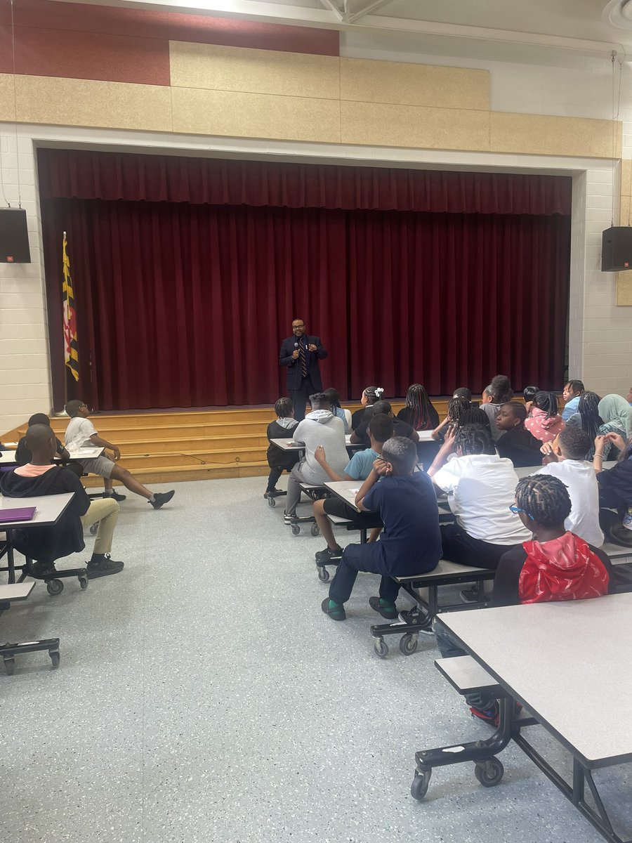 Thank you @CharlesSydnor3d for speaking with our 5th graders @Dogwood_BCPS about your career and how to get involved in the legislative process! #DreamDareDeliver #communityschools