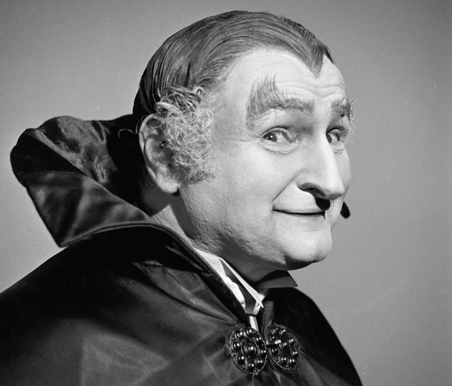 #OtD 30 Apr 1923 radical Jewish actor, Al Lewis, was born in NYC. Best known for the role of Grandpa Munster in The Munsters, his mother took him to May Day protests and he became a socialist. He later helped rehouse evicted people during the depression stories.workingclasshistory.com/article/10257/…