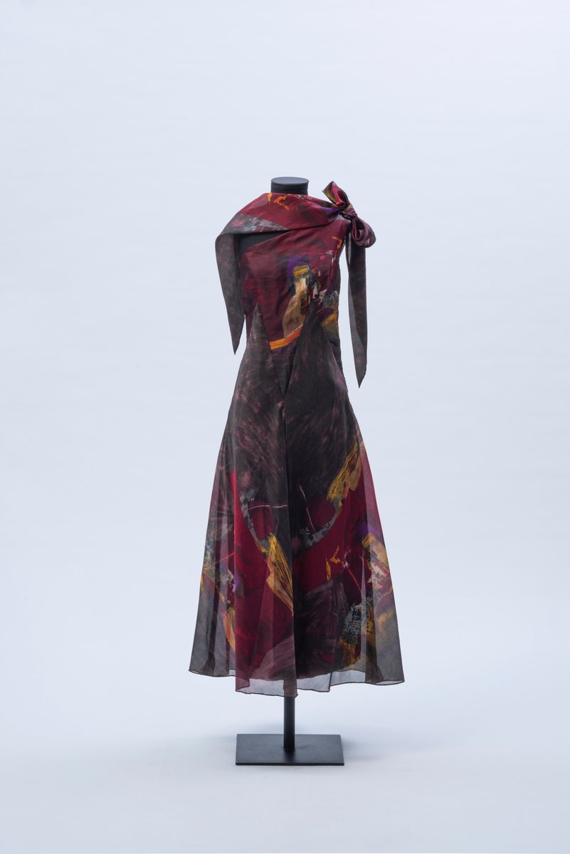 vestido longo com echarpe (vestido de noite), 1963. desenhado por Dener Pamplona, com estampa de Danilo Di Prete, para a Rhodia. atualmente no acervo do MASP.