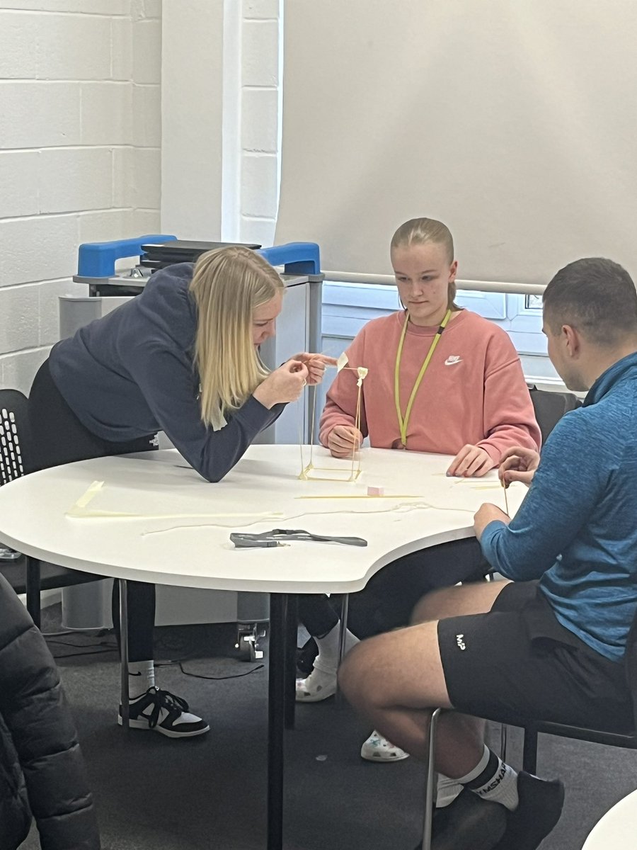 Our @coleggwent L3 Sport learners getting to grips with the ‘Marsh Mallow challenge’ to evaluate their teamwork, critical thinking and communication skills.. @BigIdeasWales