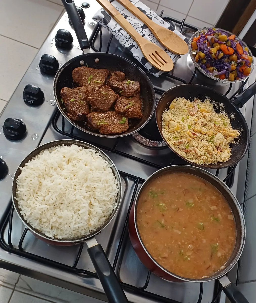 Comida feita em casa com amor e capricho tem sempre um sabor especial e é insuperável! 📸Valeria Gomes