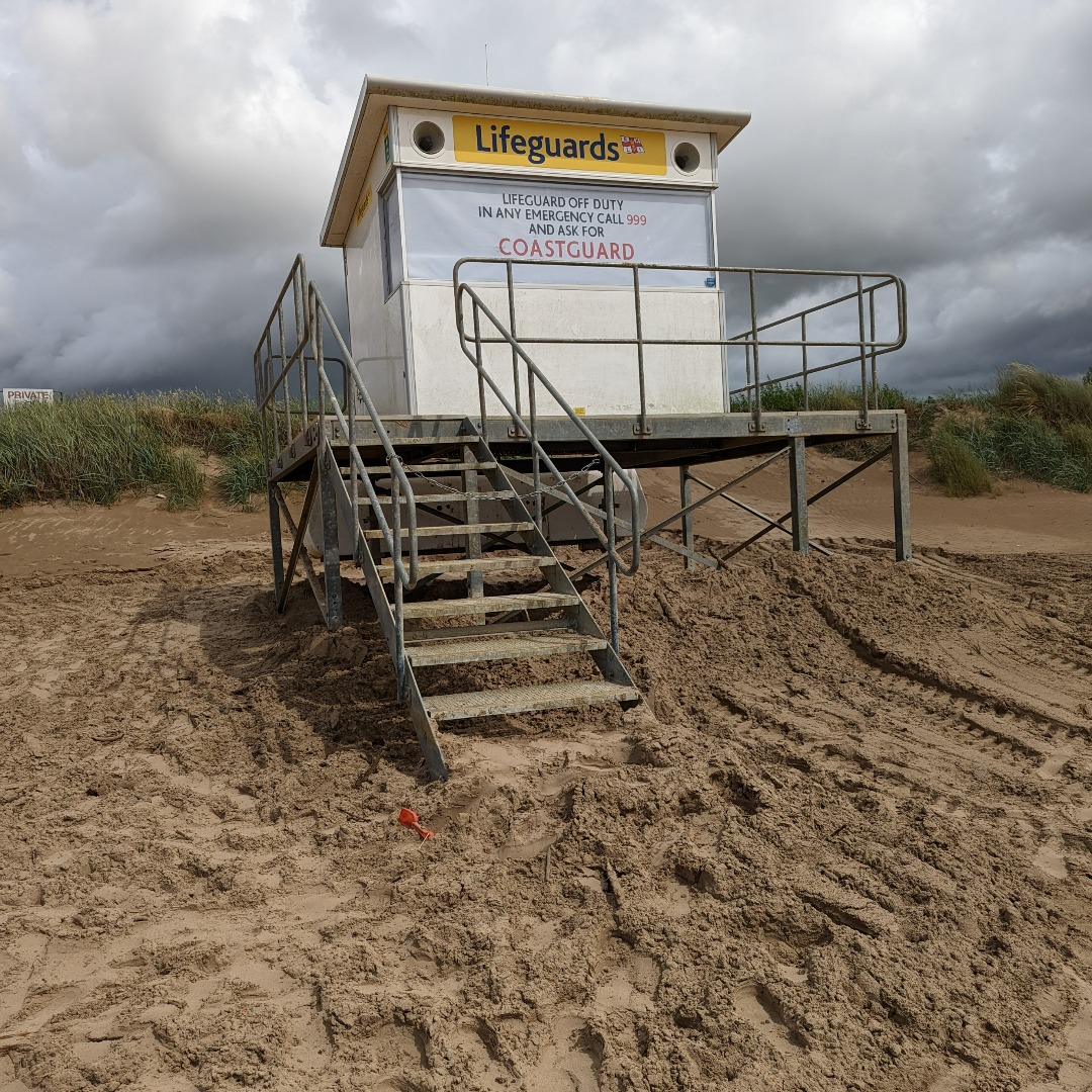 The RNLI are currently looking for new lifeguards for the upcoming peak season on our beaches at #Burnham-on-Sea and #Brean The @RNLI have designed a course for prospective lifeguards that will run from 27 May to 1 June at Weston Beach More info 👉 orlo.uk/5FekU