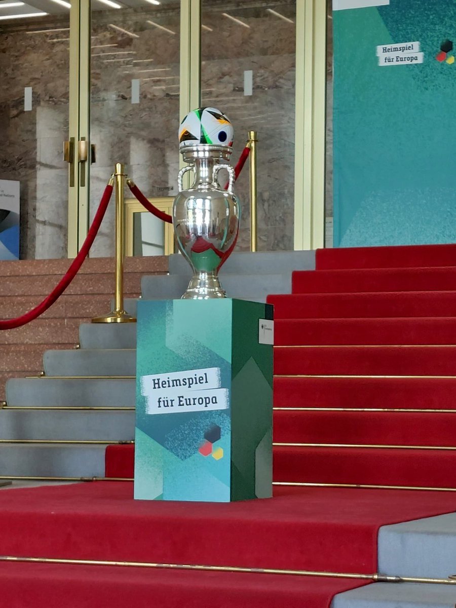 Meanwhile in the Ministry: The MENA team celebrated „Vorfreude“ (anticipated joy) when welcoming the UEFA Euro 2024 Cup which will start on 14 June in Munich. @AmbassadorBuck: Not an easy choice where to be today!