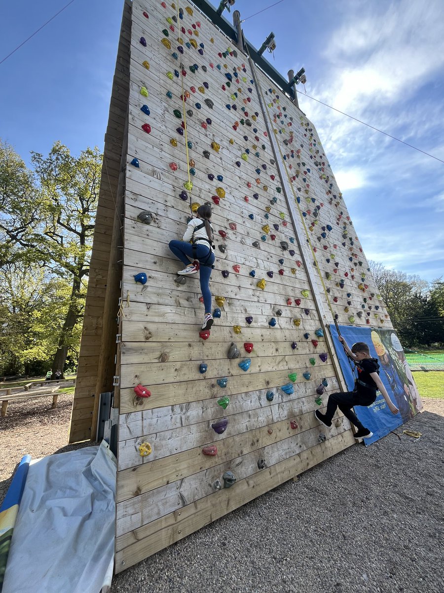 carmondean_ps's tweet photo. Group 2 &amp; @MsMunroCPS had an absolutely fantastic afternoon on the Giant Swing and Climbing Wall in the lovely sunshine 🌞 We faced our fears of heights and even challenged the instructor to a race up the tower…. and won! 🧗‍♀️ #pgl #pglnewbywiske @MrsGilmourCPS https://t.co/1WnyvJB5qt