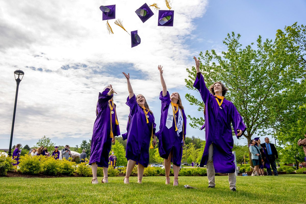 Seniors! Join us in front of Wilson Hall tomorrow (Wed. 5/1) from 4pm-5pm for a chance to be featured in this year’s #JMUGrad video. *Wear your grad regalia!* Spots are limited, so come early! 🎓💜🎥