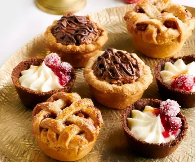 Happy Chooseday! 😊 Cinnamon Apple, Chocolate Pecan or Cranberry Cheesecake? #recipe southernliving.com/recipes/mini-c…