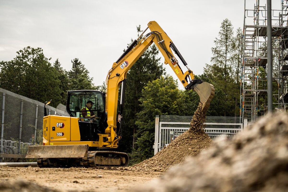 FinningNews's tweet image. The perfect all-round excavator. From digging trenches to farming. You name it, Cat® Mini Excavators have you covered. 

#MiniExcavator #Excavator #CatMachine #Caterpillar